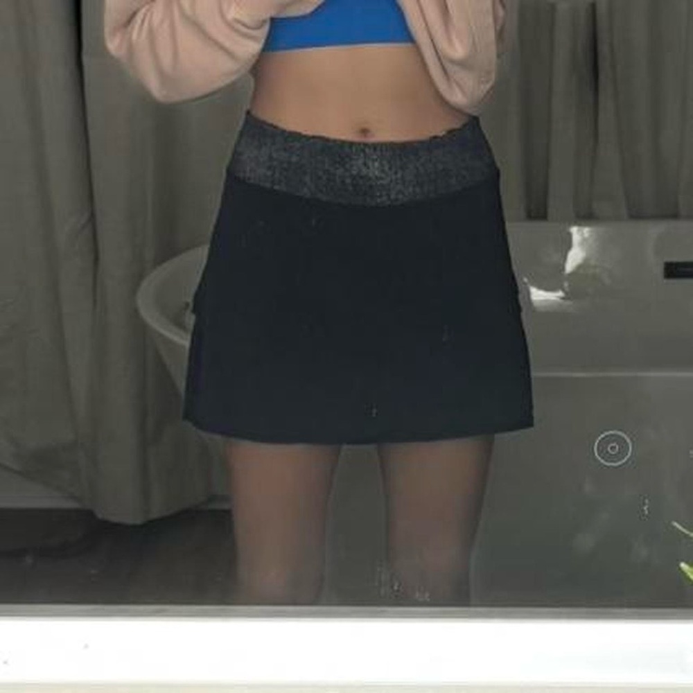 Lululemon - Picture 3 of 4